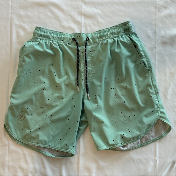 Men’s Legends Mint Green Splatter Athletic Shorts - Picture 1 of 4
